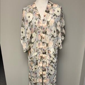 🌸 Steve Madden Cream & Pink Floral Robe – One Size